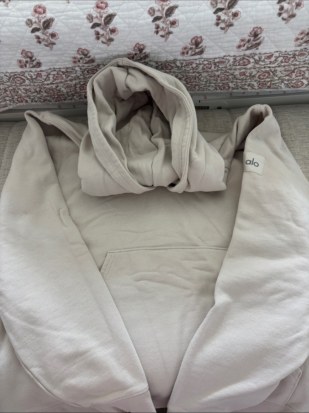 ALO Yoga Cream Pullover Hoodie